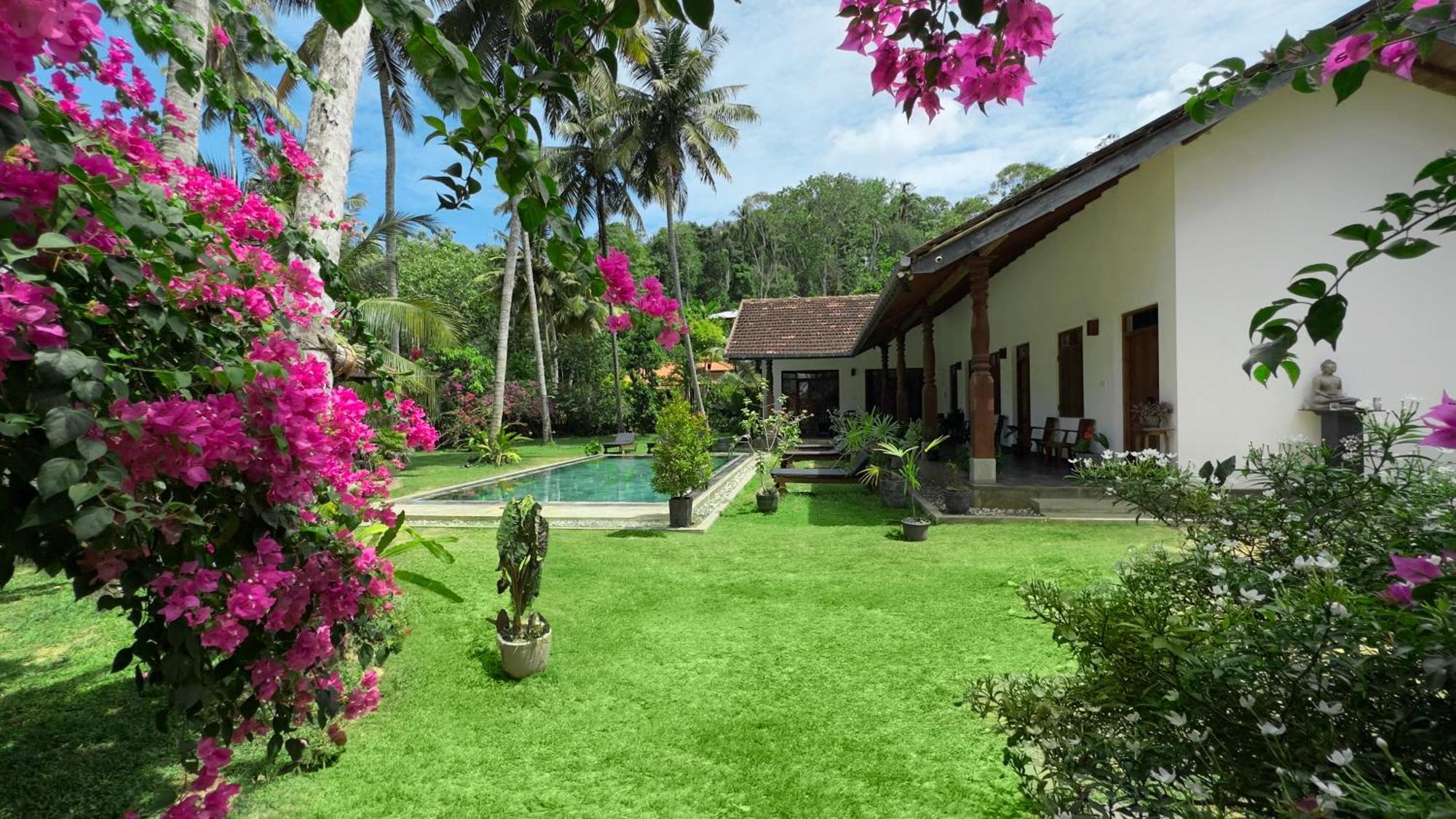 Villa Hiriketiya Диквела Екстериор снимка