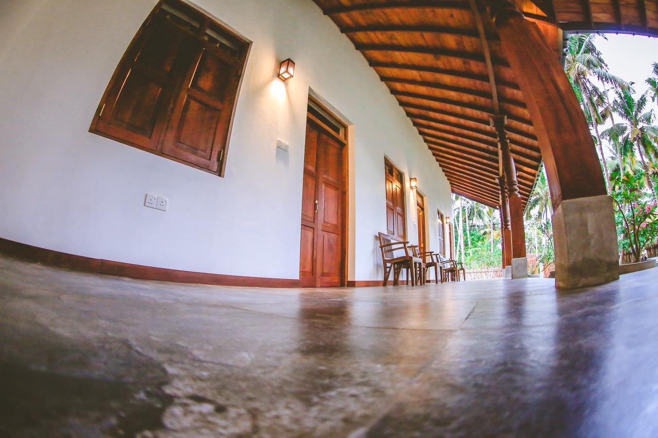 Villa Hiriketiya Диквела Екстериор снимка
