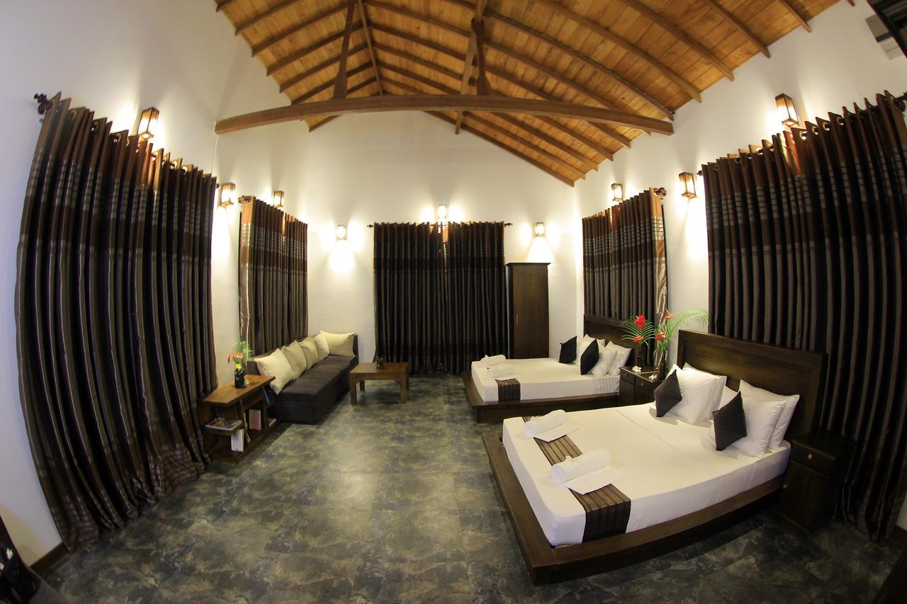 Villa Hiriketiya Диквела Екстериор снимка